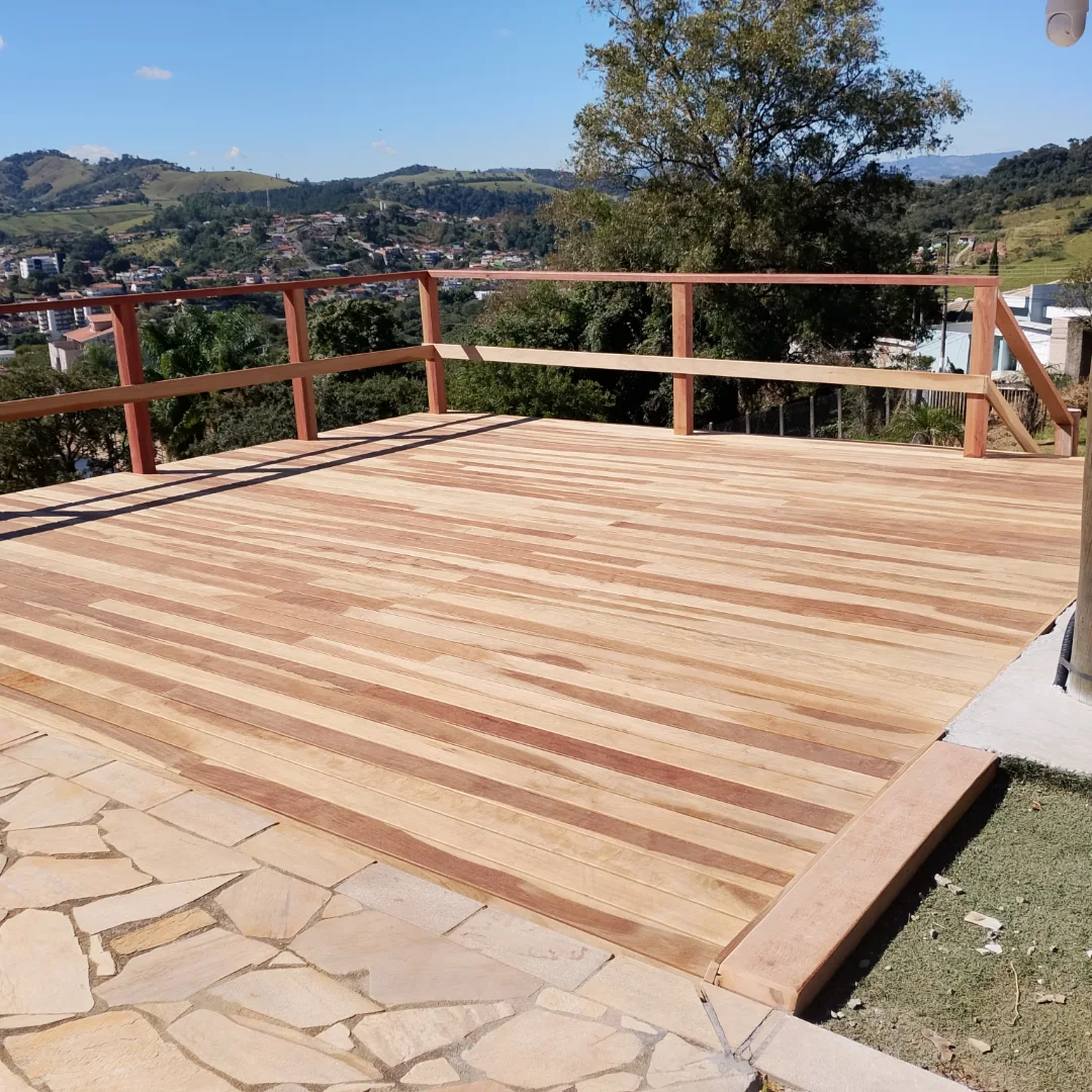 Deck de Madeira - Tavares Obras